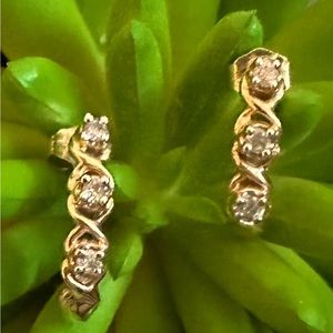 10 K gold/ diamond earrings ( KAYS)